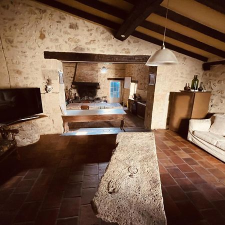 Вилла Refuge De Perreau Saint-Michel-de-Montaigne Экстерьер фото