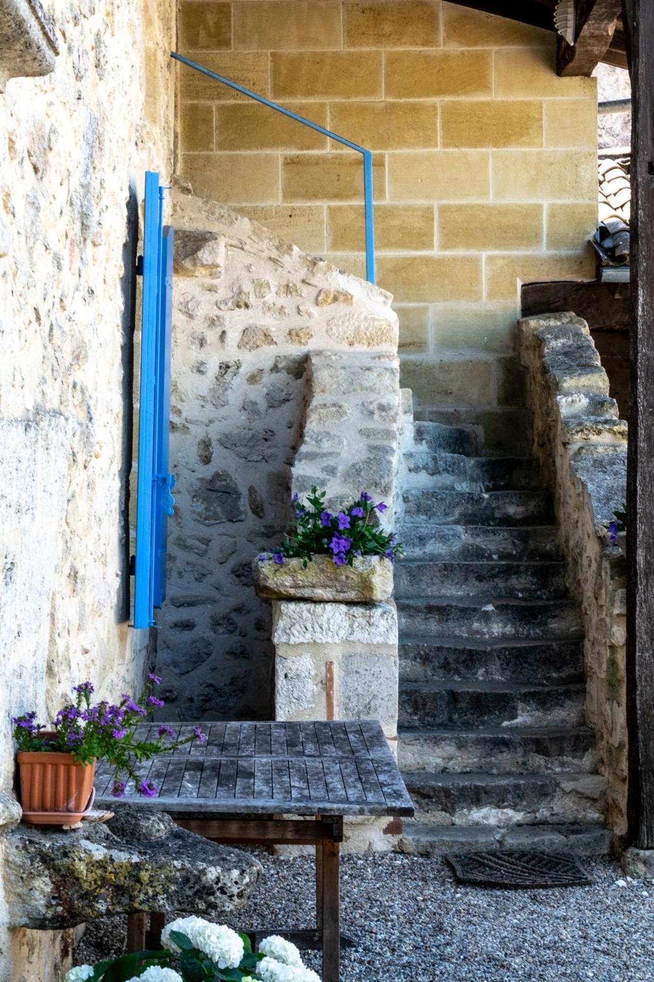 Вилла Refuge De Perreau Saint-Michel-de-Montaigne Экстерьер фото