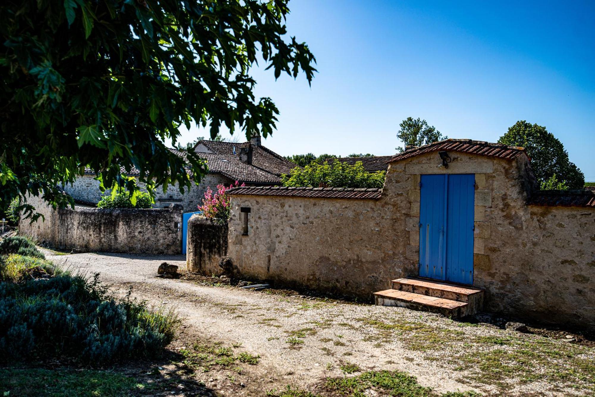 Вилла Refuge De Perreau Saint-Michel-de-Montaigne Экстерьер фото